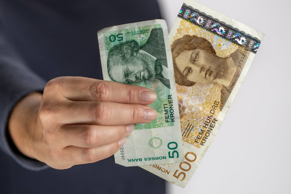 50-500_hand_sgsparebanken