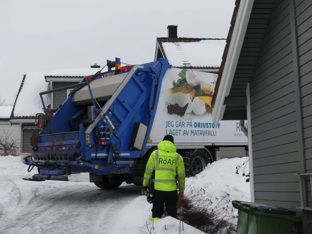 Renovasjonsbil på is